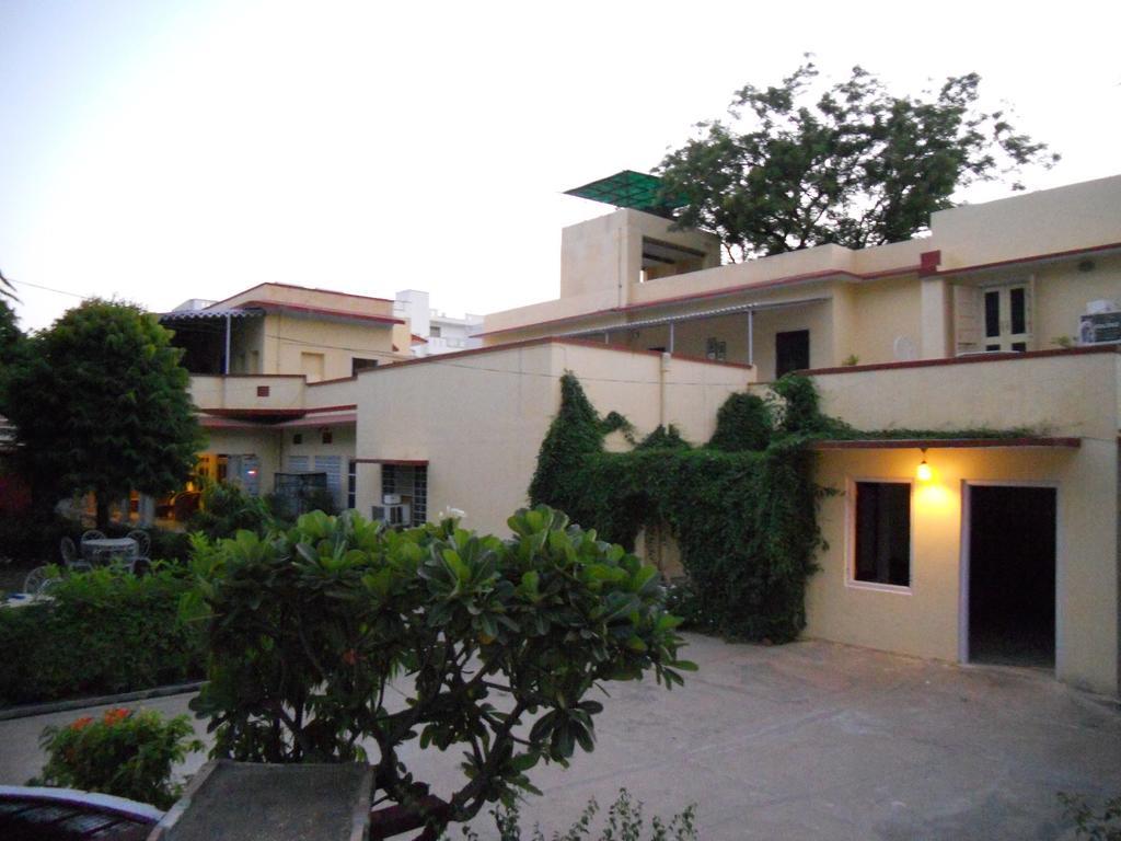 Hotel Santha Bagh à Kukas Extérieur photo